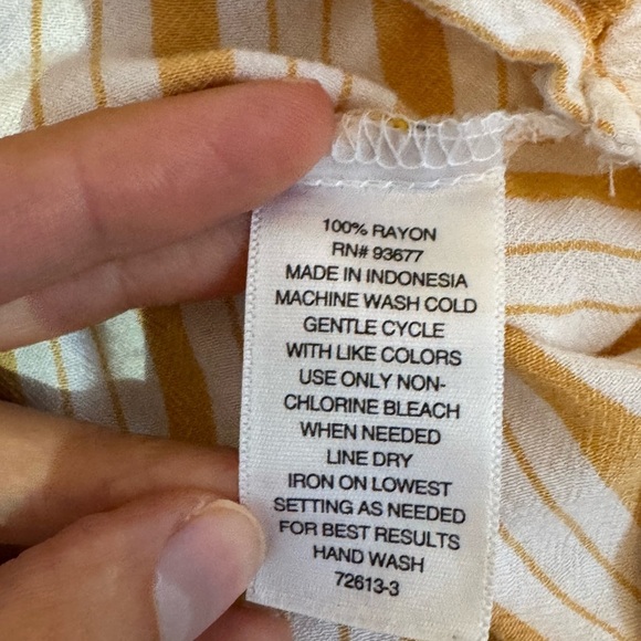 a.n.a A New Approach Women’s XL Mustard & White Striped Twist Front Blouse Rayon - Picture 6 of 7